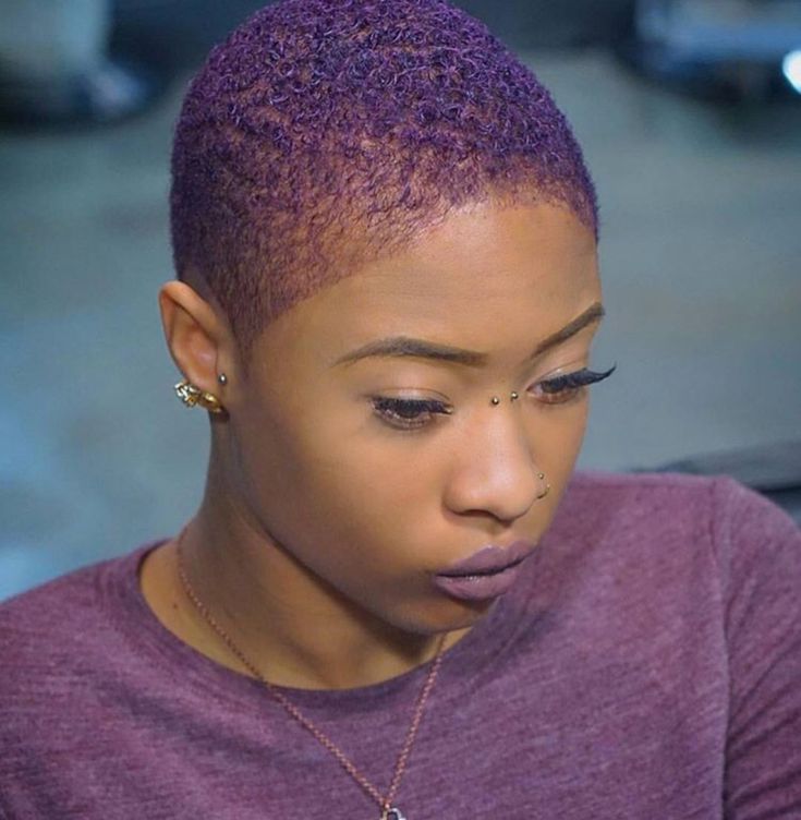 A TUMBLR TO SHOW & CELEBRATE CONFIDENT WOMEN OF COLOR WITH LITTLE TO NO HAIR! Submitted Photos |... Short Twa Hairstyles, Low Cut Hairstyles, Brush Cut, Twa Hairstyles, Natural Hair Cuts, Natural Hair Short Cuts, Cut Hairstyles, Bald Hair, Short Hair Color