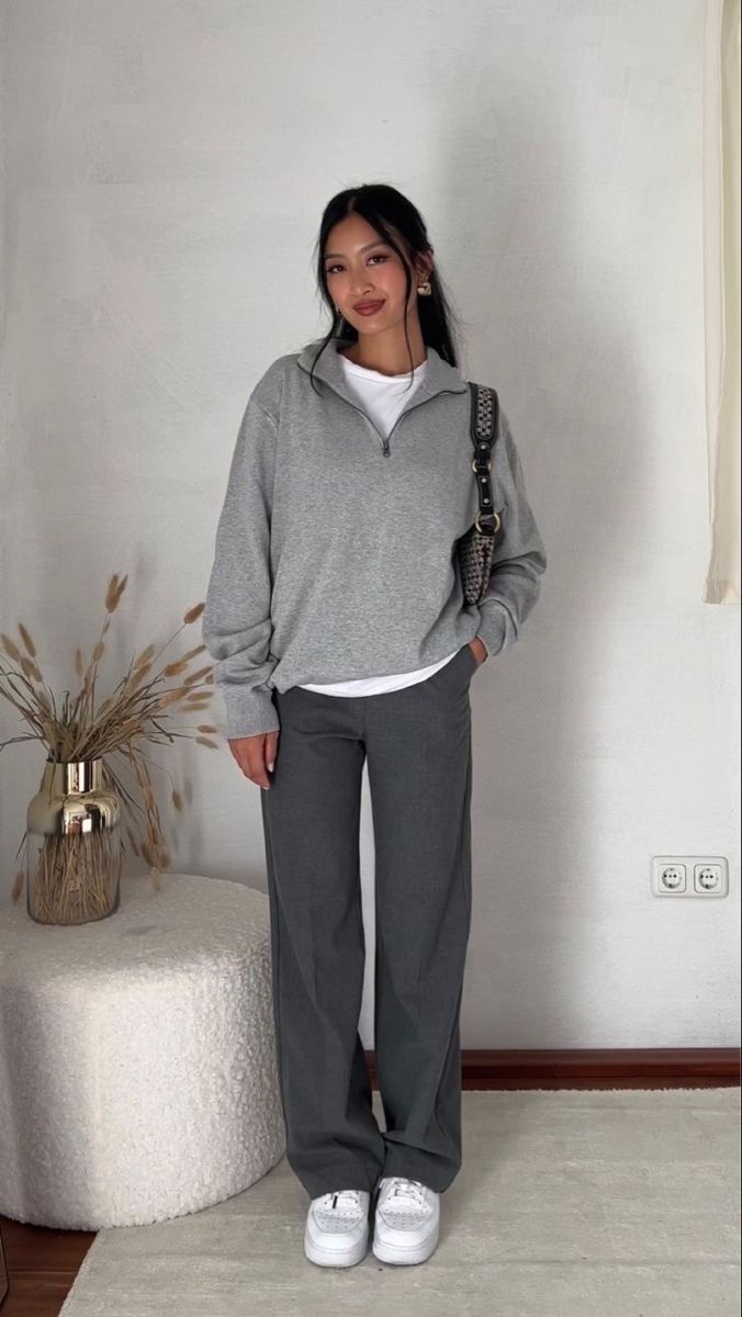 Business Pants Casual Outfit, Winter Outfits With Dress Pants, Work Outfits Women Sweater, Casual Outfit With Dress Pants, Cool Office Outfits Women Casual, Casual Elegant Outfits Autumn, Comfort Chic Outfit, Casual And Classy Outfits, Cute Fall Office Outfits