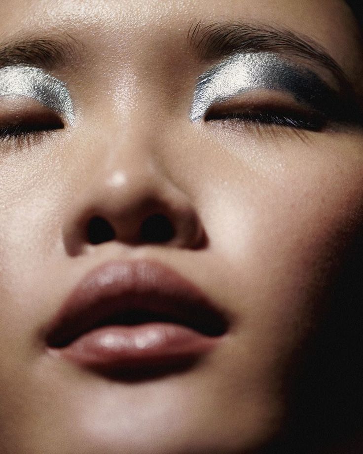 Beauty Editorial Vogue, Vogue Beauty Editorial, Metallic Editorial, Contemporary Makeup, Vogue Interview, Futuristic Makeup, Greta Lee, Armani Makeup, Daisy Edgar Jones