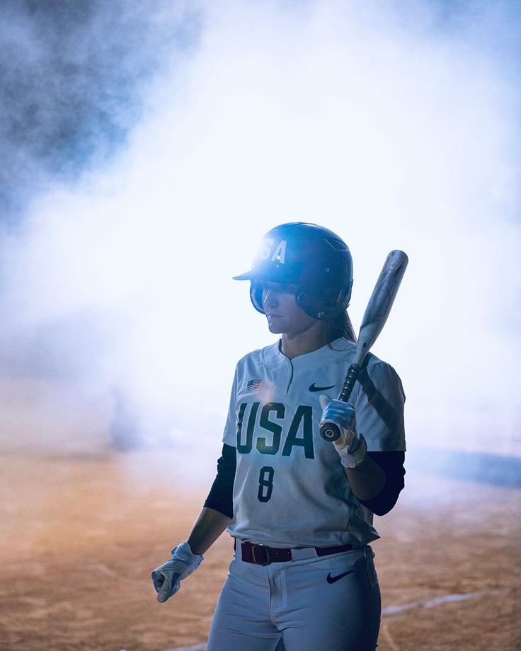 Softball Photoshoot, Softball Poses, Athlete Aesthetic, Softball Pics, Softball Things, Softball Cheer, College Softball, Softball Senior Pictures, Softball Stuff