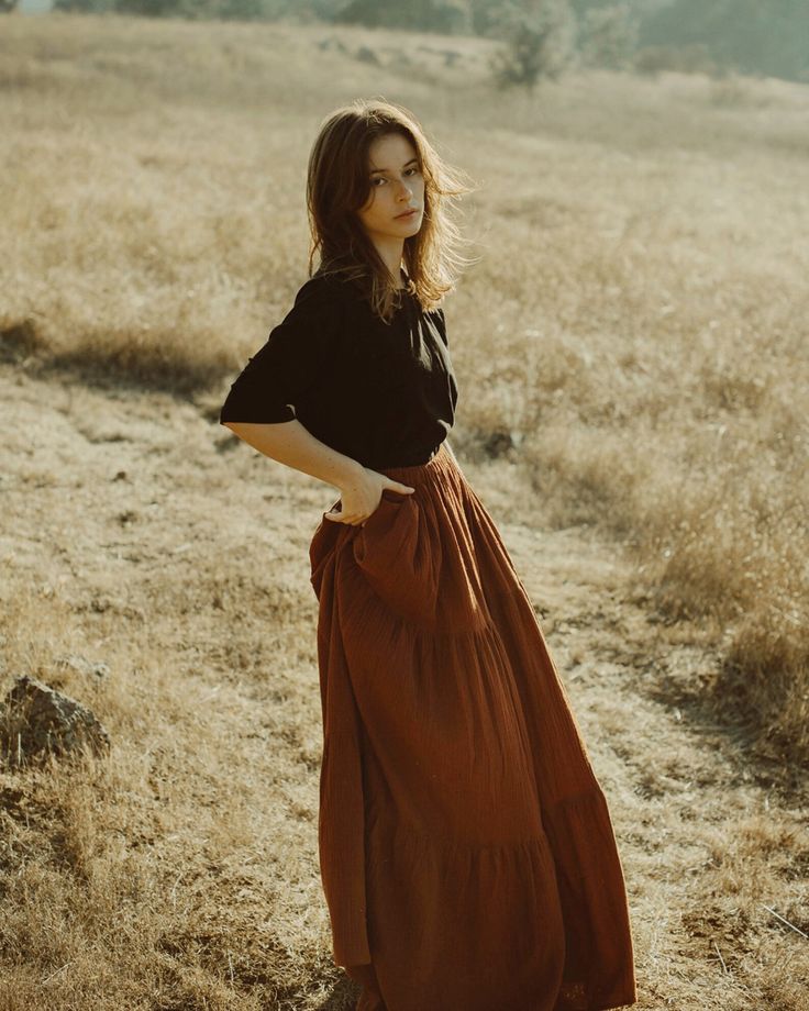 Bohemian Maxi Linen Skirt With Elastic Waist - Etsy Bohemian Brown Skirt For Fall, Brown Ruffled Flared Skirt, Flowy Long Skirt For Fall, Brown Tiered Lined Skirt, Fall Bohemian Brown Skirt, Brown Pleated Tiered Skirt, Brown Lined Tiered Skirt, Fall Flowy Ruffled Maxi Skirt, Brown Tiered Skirt With Lining