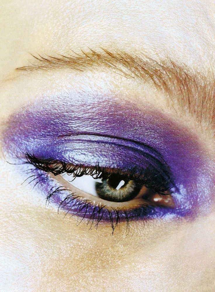 purple + reign Makeup Purple Eyeshadow, Y2k Eyeshadow, 1990s Makeup, Makeup Purple, Michael Thompson, Eye Makeup Looks, Purple Eyeshadow, Steven Meisel, Purple Reign