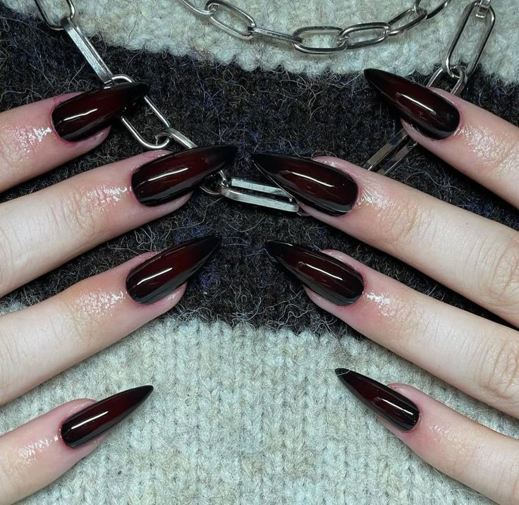 Short Black Stilleto Nails Designs, Goth Medium Nails, Black And Red Stilletos Nails, Medium Stilleto Nails Red, Black Vampire Nails, Aura Stiletto Nails, Black Acrylics With Design, Grunge Aura Nails, Black Stelito Nails