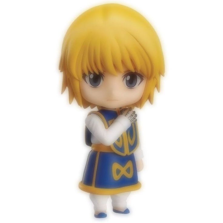 an anime character with blonde hair wearing a blue and yellow outfit holding her hand up