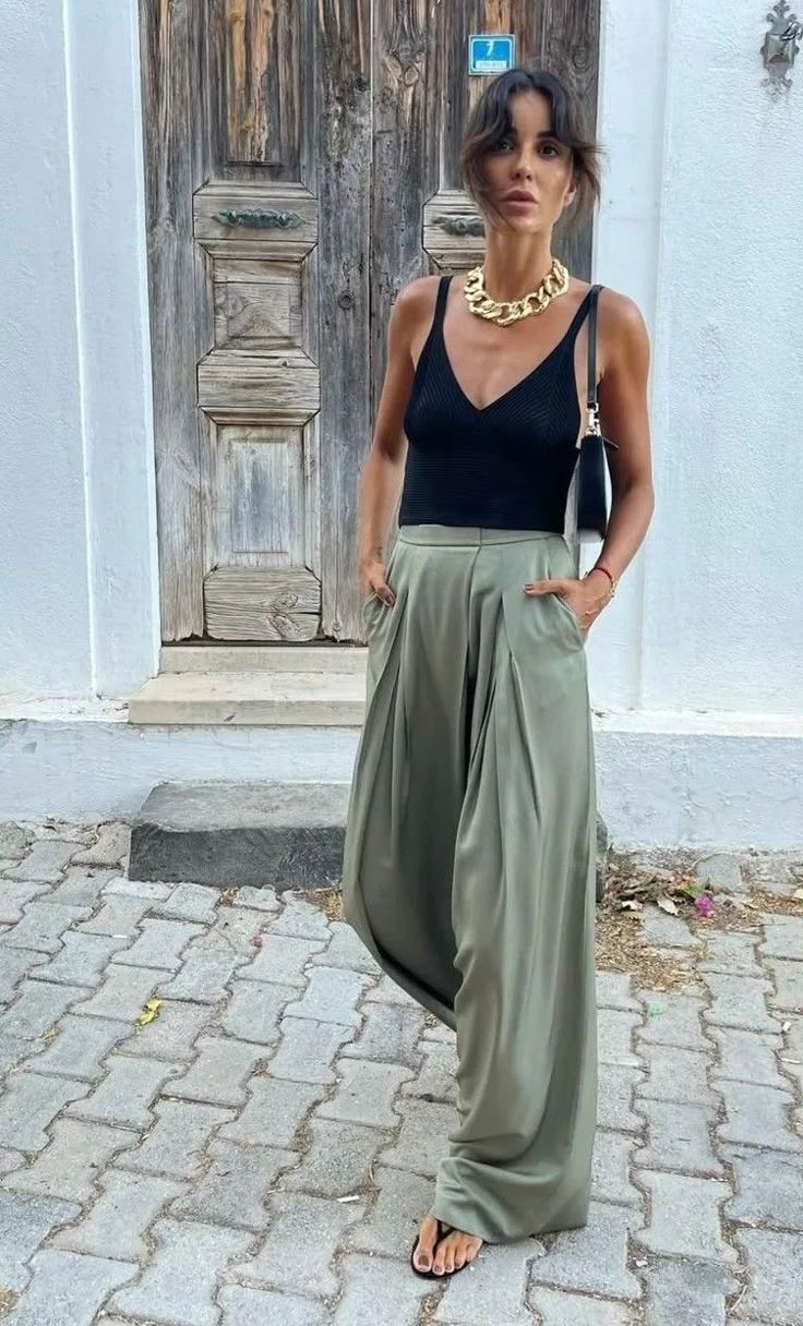 Effortlessly Chic Outfits Summer Classy, Effortlessly Chic Outfits Summer, Hippie Chic Outfits, Elegantes Outfit Damen, Interview Outfits Women, Rok Outfit, Chic Work Outfits Women, Look Boho Chic, Work Outfit Ideas