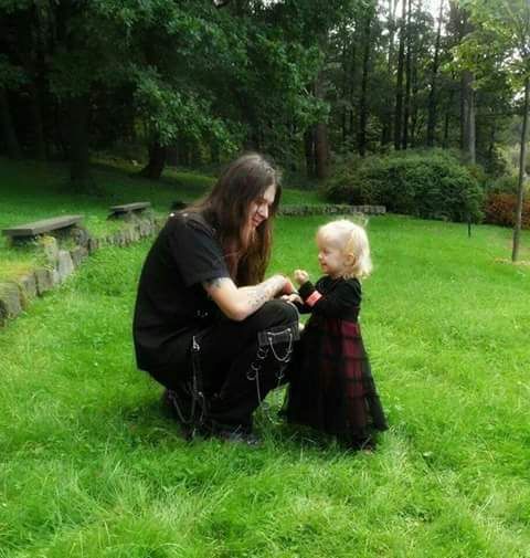 Goth Parents Aesthetic, Goth Parents, Metalhead Guy, Goth Baby, Goth Guys, Poses References, Ozzy Osbourne, Punk Goth, Long Hair Styles Men