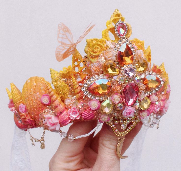 Hm Coral Crown Mermaid, Pink Mermaid Accessories, Pink Shell Ocean-inspired Jewelry, Shell Crowns, Handmade Mermaid-shaped Ocean-inspired Necklaces, Mermaid Crown, Model Outfits, Wedding Hair Accessories, Tiara