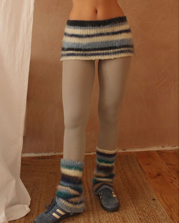 cristinacriaco Knit Tights Pattern, Crochet Ballet Skirt, Leg Warmers Aesthetic, Leg Warmer Outfit, Knitted Tights, Knit Skirt Outfit, Knitted Mini Skirt, Leg Warmers Outfit, Bloke Core