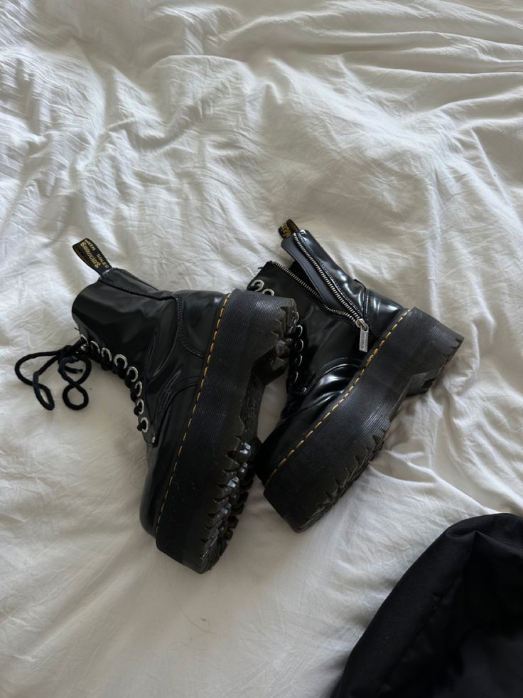 Platform Doc Martens Aesthetic, Doc Martens Jadon Max, Doc Marten Jadon, Doc Martens Aesthetic, Doc Martens Jadon, Jadon Max, Platform Doc Martens, Dr Martens Jadon, Edna Mode