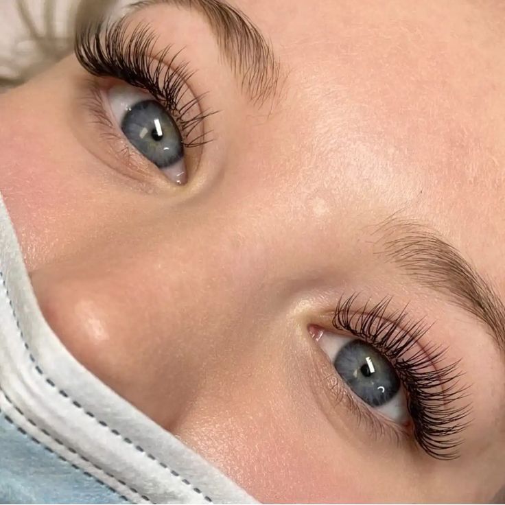 Classic Lash Extensions, Eyelash Extensions Classic, Natural Fake Eyelashes, Lashes Fake Eyelashes, Eyelash Extensions Styles, Lash Extensions Styles, Perfect Eyelashes, Pretty Lashes, Natural Eyelash Extensions