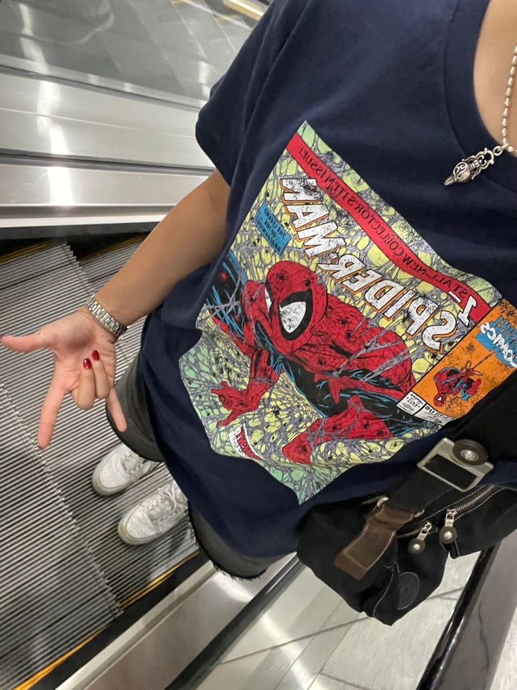 Casual Sneakers For Men, Lily Calloway, Spiderman Outfit, Spiderman Gifts, Spiderman Shirt, Calloway Sisters, Knitting Aesthetic, Mia 3, Sneakers For Men