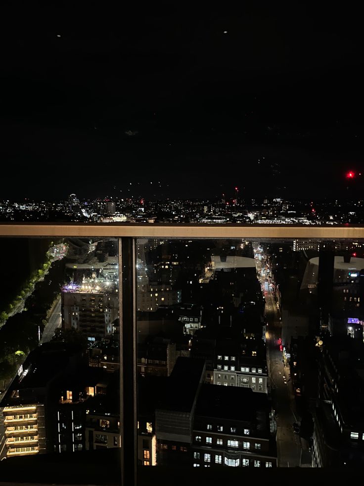 London city view at night from a balcony View From Balcony At Night, Balcony City View Night, Balcony View City, Balcony Night Aesthetic, Balcony Aesthetic Night, Home Balcony Design, London Balcony, Balcony Background, Home Balcony Ideas