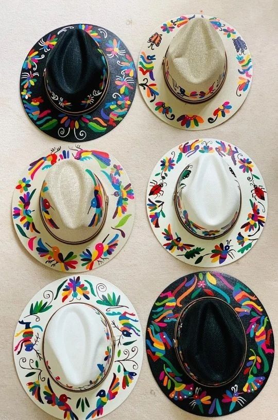 Painted Hats, Beaded Hat, Unique Hats, Hat Ideas, Fancy Hats, Painted Clothes, Western Hats, Be Unique, Cute Hats