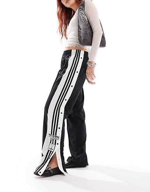 Addias Outfits For Women, Addias Outfits, Sporty Pants, Perfect White Tee, Adidas Track Pants, Adidas Outfit, Adidas Track, Women Pants, Long Sleeve Floral Dress