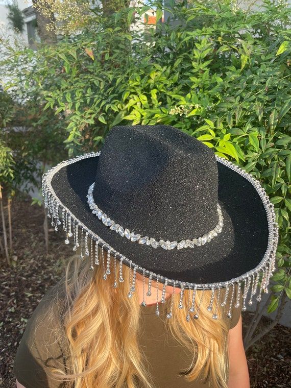 Cowboy hat covered in glitter, and dripping in rhinestones. Please contact me if interested in custom orders Scarf Sunglasses, Custom Cowboy Hats, Black Cowboy Hat, Hat Aesthetic, Black Cowgirl, Cowgirl Birthday Party, Space Cowgirl, Taylor Swift Tour Outfits, Chapeau Cowboy