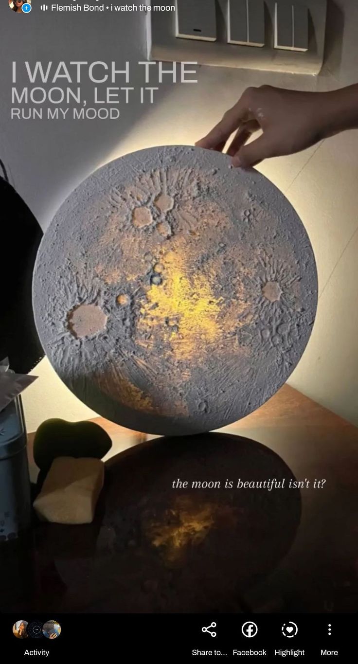 Moon Texture, Concrete Diy Projects, Diy Abstract Canvas Art, The Moon Is Beautiful, String Art Diy, Plaster Art, Book Art Diy, Stencil Art, Concrete Diy