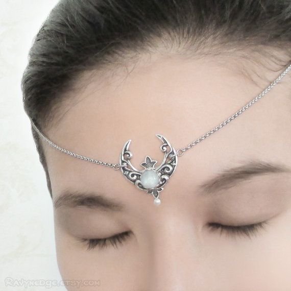 Moon Goddess Jewelry, Elven Circlet, Head Chain Jewelry, Pagan Clothing, Moon Accessories, Headpiece Diy, Music Jewelry, Head Chain, Moon Jewelry