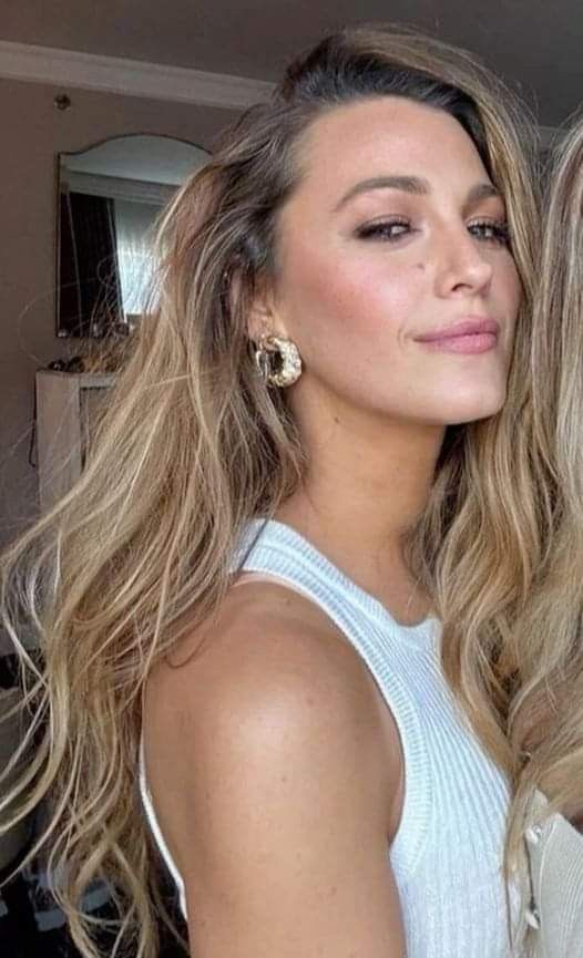 Blake Lively Makeup Looks, Blake Lovely Hair, Blake Lively 2024, Blake Lively Aesthetic, Blake Lively Face, Blake Lively Hair Color, Blake Lively Hairstyles, Blake Lively Blonde, Blake Lively Makeup