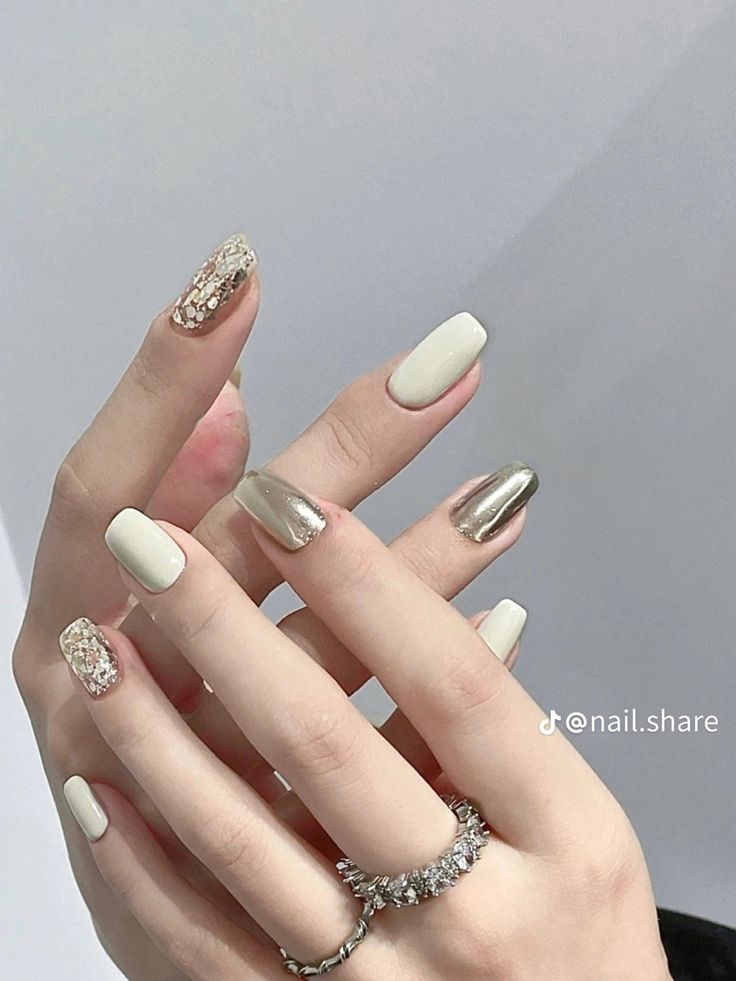 Nail Art Inspiration Classy, Soft Gel Nail Extensions Designs, Summer Nails Nail Art, Summer Nails Simple, Nail Art Aesthetic, Artist Nails, Elegant Touch Nails, Summer Nails 2024, Painting Nails