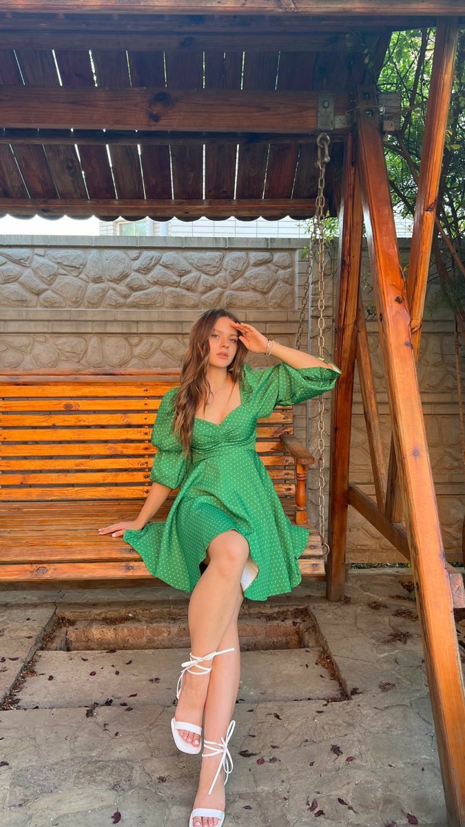 Posing With A Dress Photo Ideas, Frock Photoshoot Poses, Poses In One Piece Dress, Poses In Dresses Instagram, Short Dress Photoshoot Ideas, Short Dress Poses, Frock Photos, Pose Mode, Prom Poses