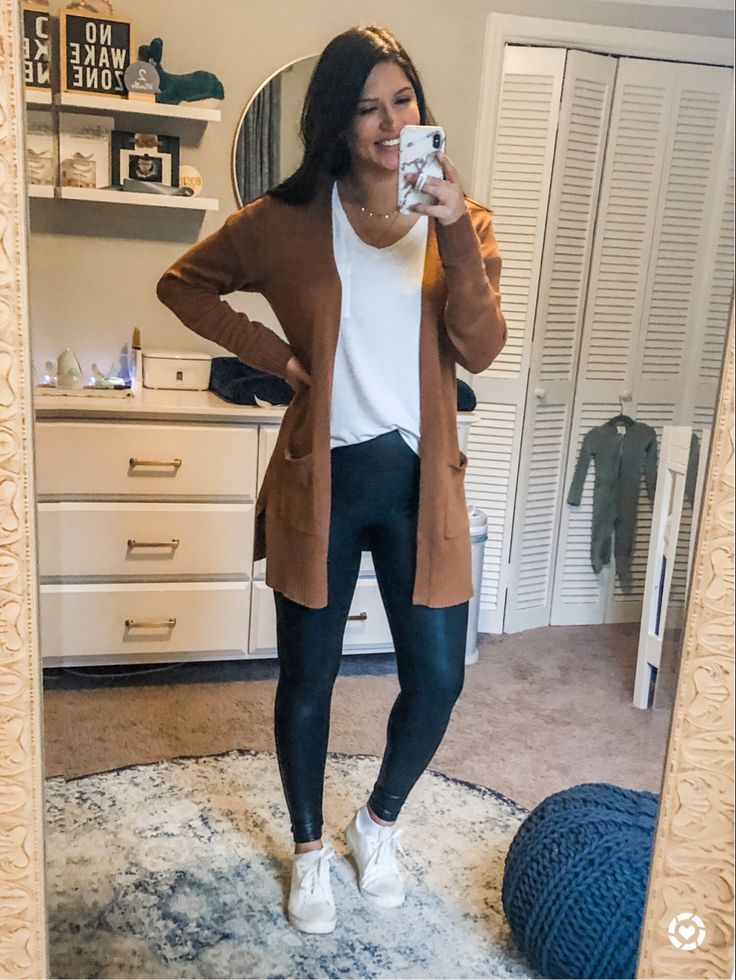 Black Leather Leggings Outfit Casual Sneakers, Leggings And Sneakers Outfit Fall, Leggings And Cardigan Outfit Work, Legging And Cardigan Outfit, Leggings With Cardigan Outfit, Leggings Cardigan Outfit, Fake Leather Leggings Outfit, Brown Faux Leather Leggings Outfit, Leggings Outfit Fall Casual