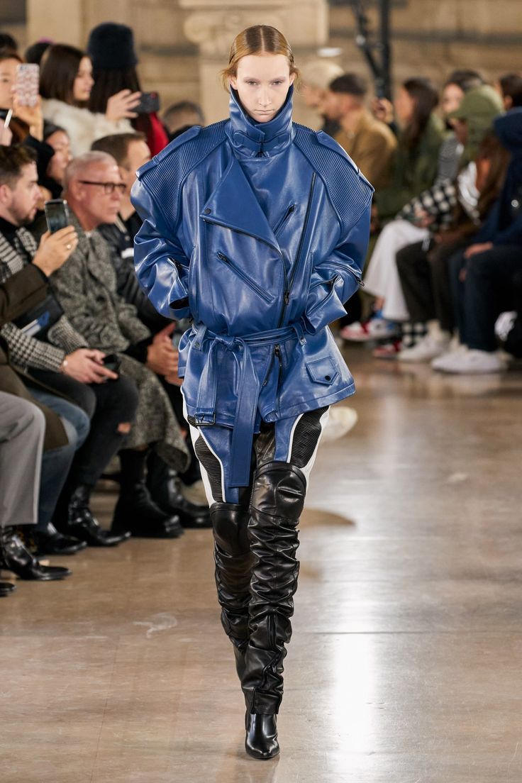 Leather Couture, Trims Fashion, Juun J, Blue Leather Jacket, Menswear Runway, Menswear Fashion Show, Fashion Life, Menswear Fashion, Menswear Collection