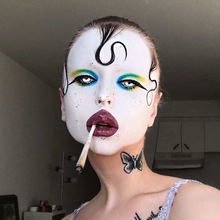 Alien Aesthetic Makeup, Alien Make-up, Spring Haircut, Makeup Zombie, Alien Makeup, Galaxy Makeup, Drag Make-up, Halloween Makeup Pretty, Drag Makeup