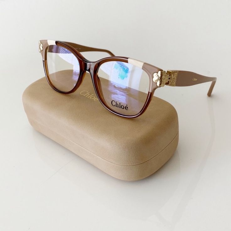 Chloe Glasses, New An Italian Made Pair Of Modified Rectangle Optical Frames. - Size: 53-18-140mm (Eye-Bridge- Temple) - Frame Color: Brown Patchwork- Frame Material: Zyl - Clear Demo Lens - Made In Italy 65000421/02162022#8 Chloe Glasses Frames, Chloe Glasses, Glasses Trends, Chloe Rose, Chloe Sunglasses, Chloe Brown, Vision Glasses, Green Sunglasses, Tortoise Shell Sunglasses