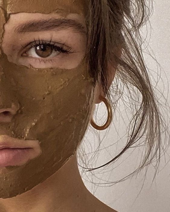 Diy Facial Mask, Face Mask Aesthetic, Mask Aesthetic, Diy Facial, Relax Spa, Spa Kit, Miss Dior, Beauty Spa, Brown Aesthetic