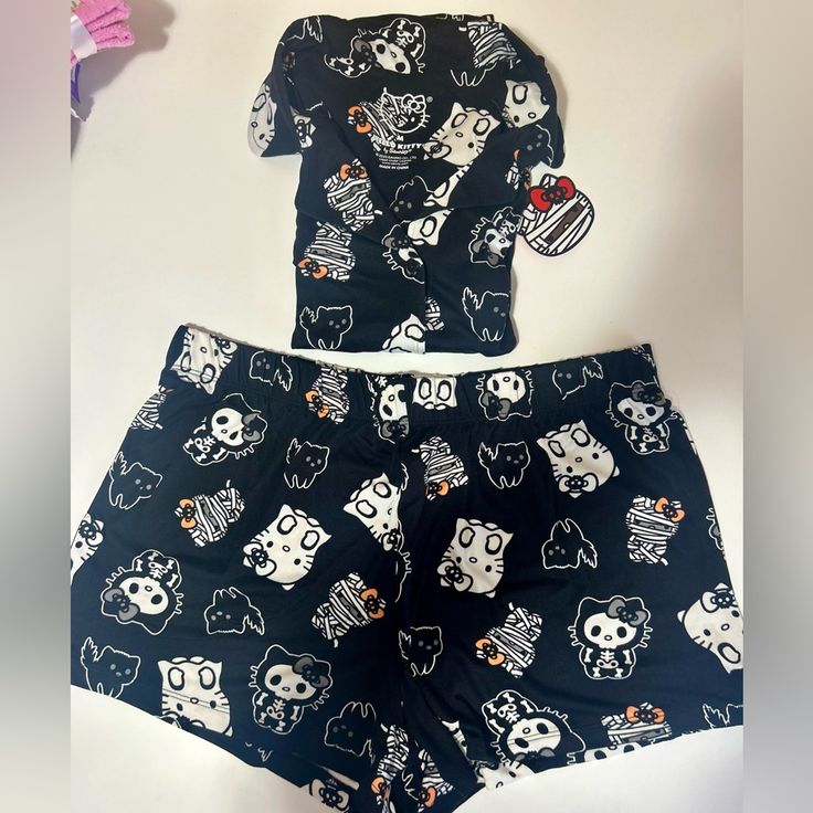 Hello Kitty Halloween Pajama Shirt And Shorts Set Fall Kawaii Cute Sizes S-L Small- Large Brand New All Original Tags #Kawaii #Seasonal #Sanrio #Kidcore #Mummy Black Cartoon Print Sleepwear For Pajama Party, Black Cartoon Print Sleepwear, Black Cartoon Print Sleepwear For Sleepover, Cute Black Loungewear Bottoms, Cute Fitted Sleepwear For Pajama Party, Casual Black Sleepwear With Cartoon Print, Cute Halloween Pajama Party Sleepwear, Fitted Black Short Sleepwear, Cute Halloween Sleepover Sleepwear