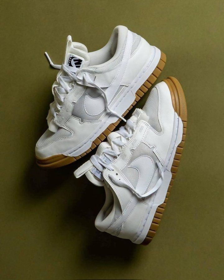 Nike Dunk Low Remastered, Best Sandals For Men, 00s Mode, Stile Hijab, Trendy Shoes Sneakers, Kicks Shoes, Best Shoes For Men, Cute Nike Shoes, Fresh Shoes