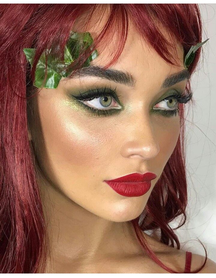 Halloween Maniquin, Poison Ivy Makeup, Poison Ivy Halloween Costume, Karneval Diy, Nikki Makeup, Ivy Costume, Poison Ivy Cosplay, Poison Ivy Costumes, Halloween Coustumes