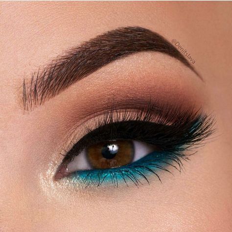 Machiaj Smokey Eyes, Turquoise Makeup, Turquoise Eyeshadow, Make Up Kits, Make Up Designs, Work Makeup, Glasses Makeup, Hooded Eye Makeup, Makijaż Smokey Eye