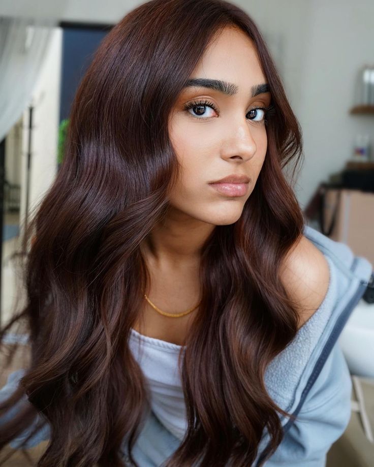 Hair Color Trends 2024 Violet Brown Hair, Chocolate Auburn Hair, Fresh Hair Color, Cherry Brown Hair, Brown Auburn Hair, Reddish Brown Hair Color, Dark Auburn Hair Color, Color Trends 2024, Cinnamon Hair Colors