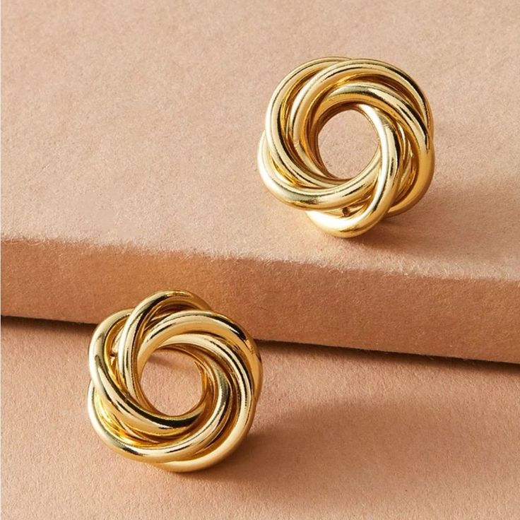 Golden Twist Hollow Circle Design Stud Earrings Cute Style Alloy Jewelry Delicate Female Gift Daily Casual Classic Earrings Classy, Fancy Birthday, Pearl Princess, Vintage Anniversary, Golden Spiral, Wedding Classy, Anniversary Necklace, Diamond Jewel, Classic Earrings