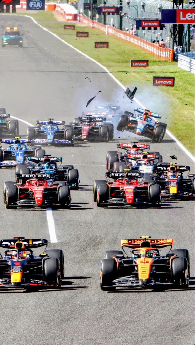 Chaos? Chaos. Japan Grand Prix, F1 Girl, Japanese Grand Prix, Touring Car Racing, F1 Wallpaper Hd, Formula 1 Car Racing, F1 Cars, Mclaren Mercedes, Adrenaline Rush