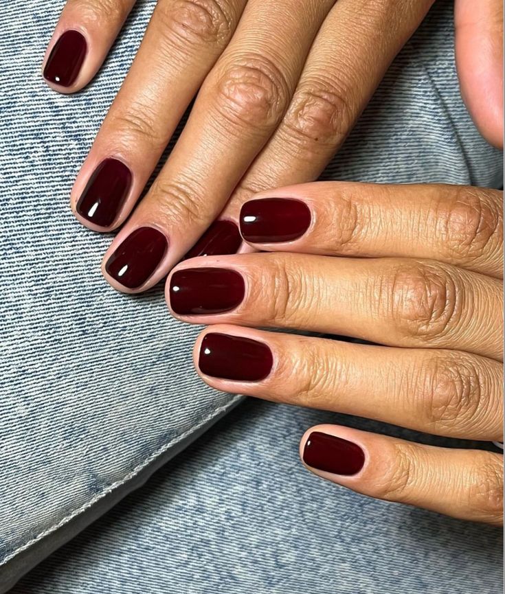 Short Nail Plain Color, Opera Nails, Dark Red Gel Nails, Burgundy Short Nails, Dark Short Nails, Short Dark Nails, Biosculpture Gel Nails, Dark Burgundy Nails, Bio Sculpture Gel Nails