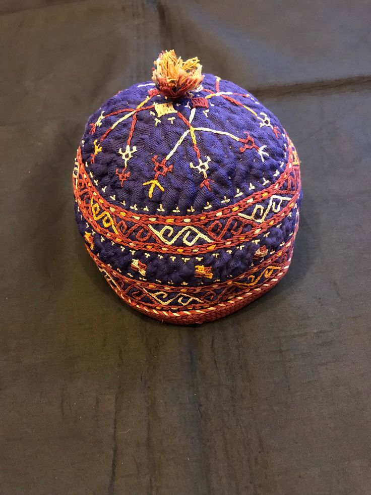 That old ethnic tribal turkmen handmade children hat Size: Head circumfrence : 46 cm FAST WORLDWIDE SHIPPING almost within 3 to 5 working days ... https://www.etsy.com/shop/akcaturkmen Thanks visiting for my shop :) Hippie Hat, Child Hat, Handmade Skulls, Skull Hat, Mini Hats, Handmade Wallets, Hat Embroidery, Handmade Hat, Vintage Hat