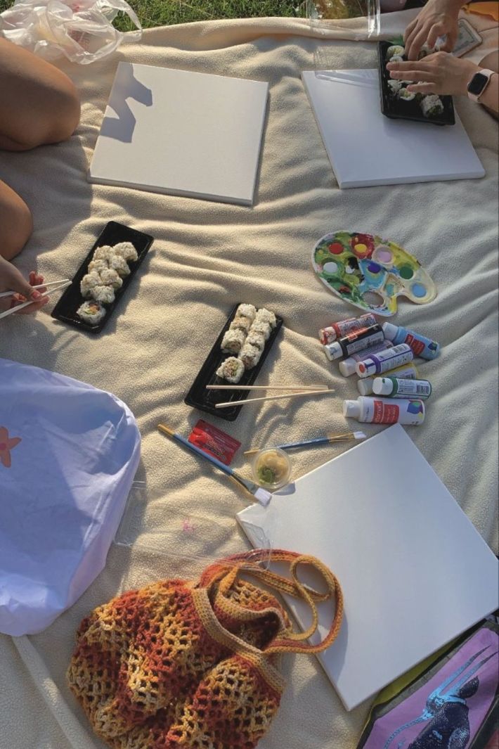 the table is covered with crocheted items for crafts