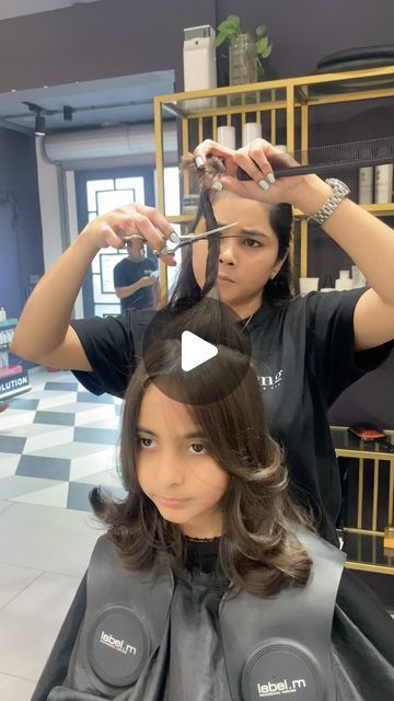 245K views · 12K likes | Munazah Razzaq on Instagram: "Munazah signature haircut 💇‍♀️#munazah #munazahhaircut" Munazah Haircut, Signature Haircut, January 27, Haircuts With Bangs, Hair Cut, Bangs, Hair Cuts, Hair, On Instagram