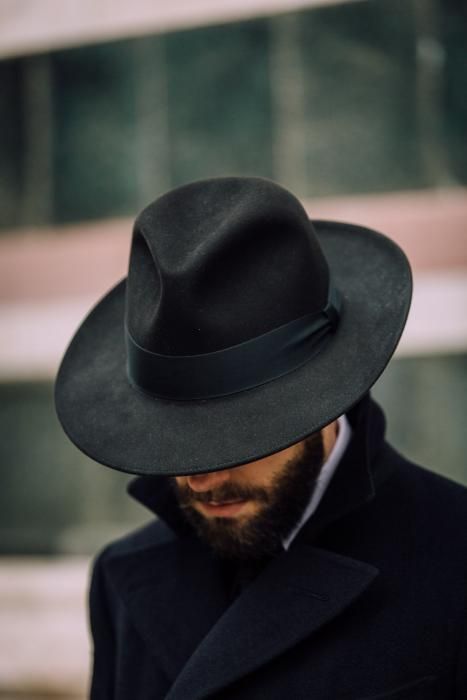 Suits And Hats Men, Black Wool Hat Men, Hat For Men Style, Men Fedora Hat Outfits, Men’s Hat, Hats Outfit Men, Mens Hats Fashion Casual, Mens Hats Fashion Fedoras, Men’s Hats