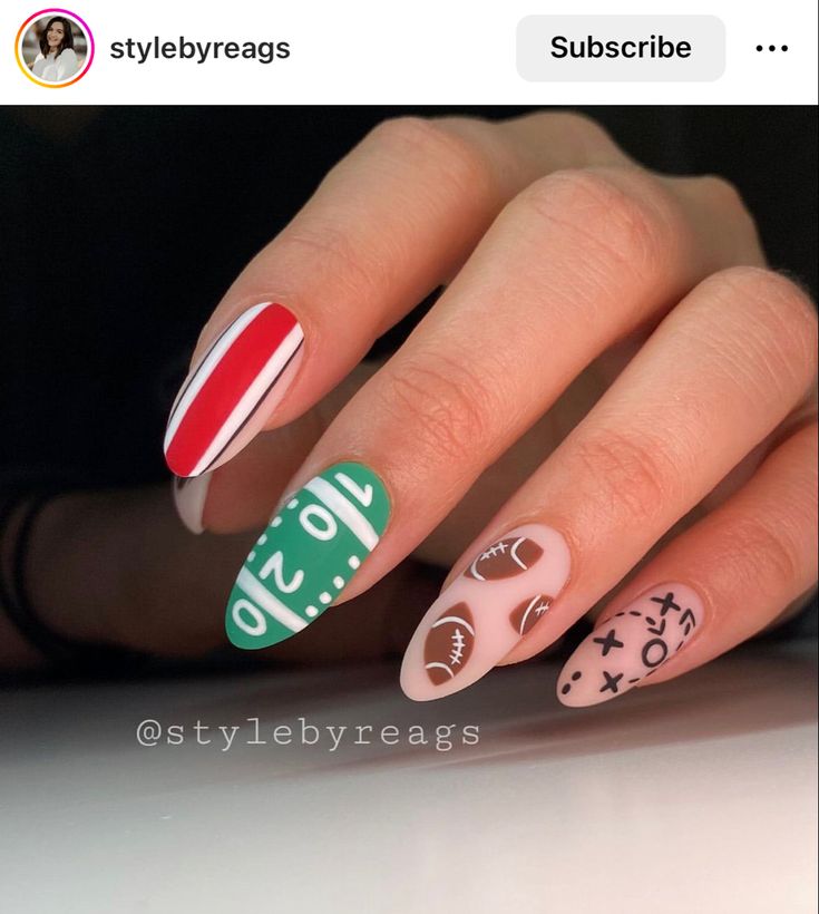 49ers Nails, Super Bowl Nails, Nfl Nails, Football Nail Designs, Football Nail Art, Spirit Nails, Sports Nails, Football Nails, Only Ny