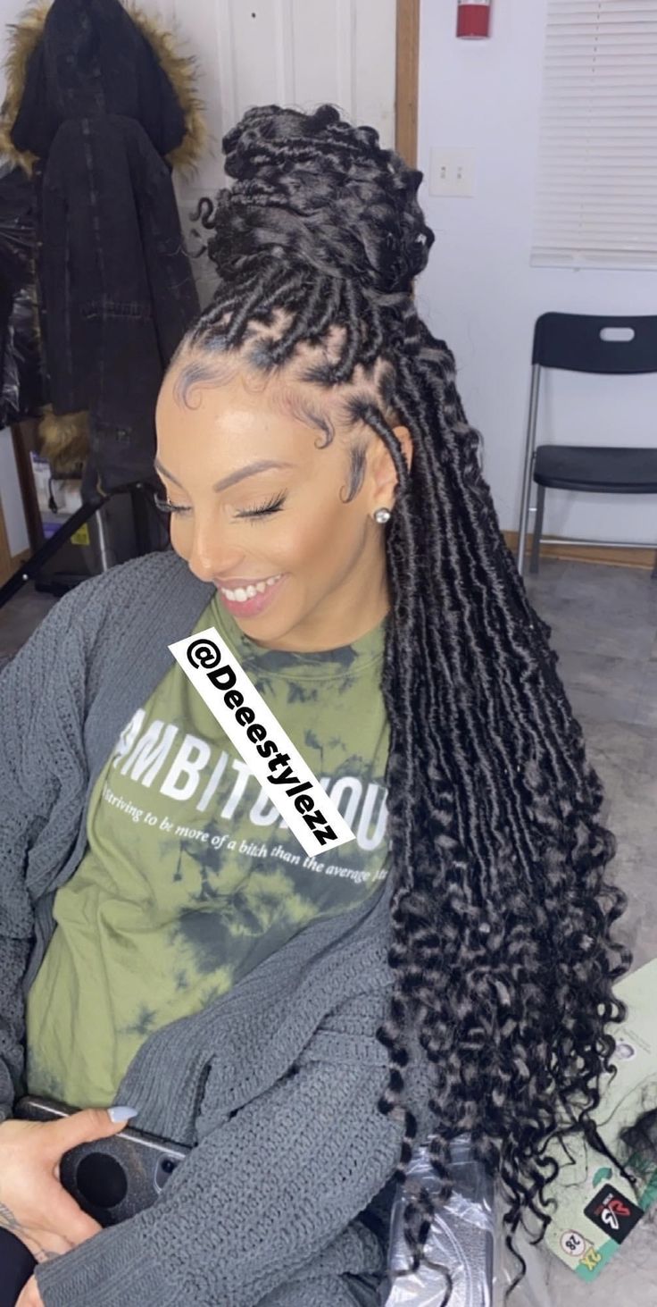 Faux Locs And Braids Mixed, Goddess Faux Locs Short, Messy Soft Locs, Bohemian Goddess Faux Locs, Soft Locs Hairstyle, Messy Dreads, Bohemian Soft Locs, Jah Locs, Individual Braids