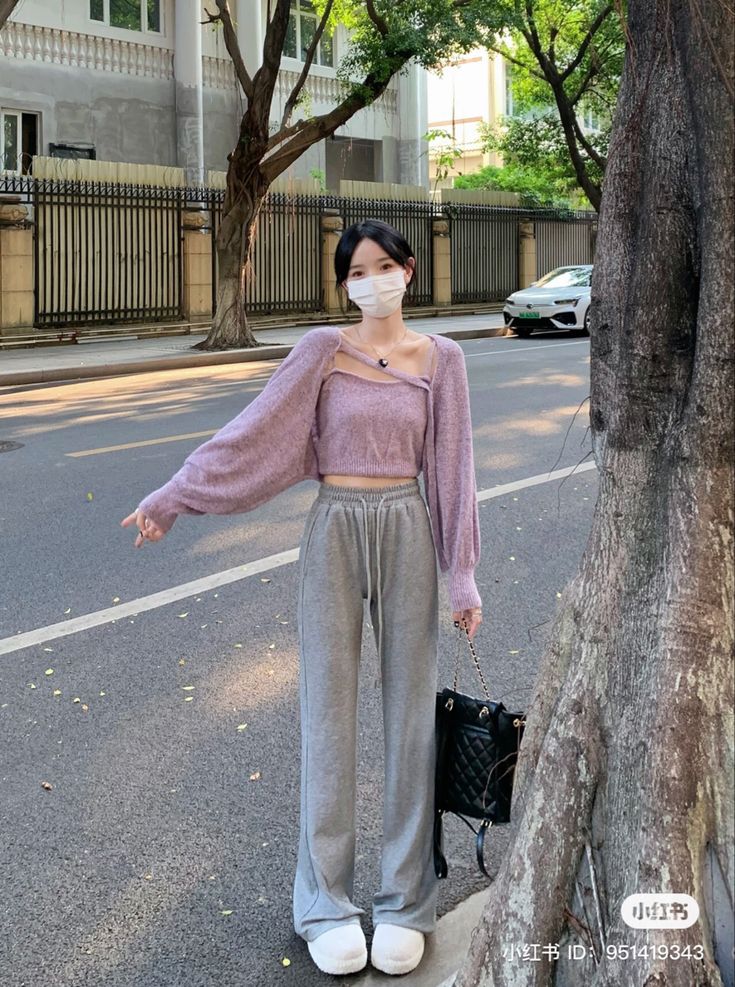 Chinese Street Style, Korean Style Outfits, Ulzzang Outfit, Chill Outfit, Chinese Outfit, Cropped Cable Knit Sweater, Soft Girl Outfits, Diy Clothes Videos, Style Korea