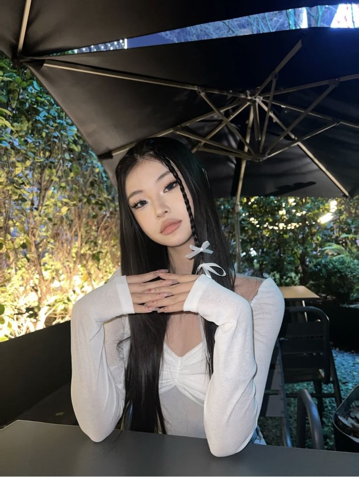 Douyin Fashion, Foto Tips, Asian Hair, Cute Poses, Pretty Selfies, Pretty Makeup, Selfie Ideas, Insta Photo Ideas, Aesthetic Hair