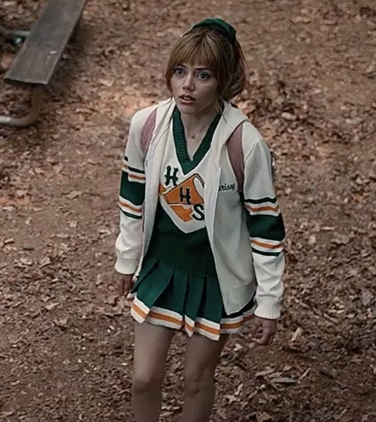 Chrissy Aesthetic, Chrissy Stranger Things, Stranger Things Crossover, Stranger Things Scenes, Eddie X Chrissy, Stranger Things Style, Madison Smith, Cheer Costumes, Chrissy Cunningham