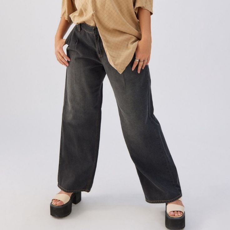 -Brand New With Tags -Color: Washed Black -Subtle Pleating At The Front And A Wide Leg Silhouette -Low Rise That Sits At The Hip -100% Cotton -Approximate Measurements: Waist Flat: 16" Rise: 10" Inseam: 30" Ankle Hem Flat: 11" Urban Jeans, Urban Outfitters Romper, Blue Flare Jeans, Urban Outfitters Jeans, High Waisted Flare Jeans, Kick Flare Jeans, Flare Leg Jeans, Black Denim Jeans, Urban Outfitters Women