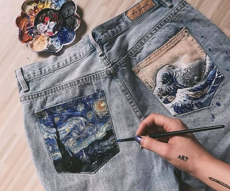 𝒉𝒖𝒏𝒏𝒊𝒆𝒃𝒖𝒎┊✿�ˎˊ˗ Upcycling Fashion, Painted Clothes Diy, Denim Art, Rock Outfit, Painted Jeans, Retro Punk, Fashion Grunge, Grunge Look, Painted Denim