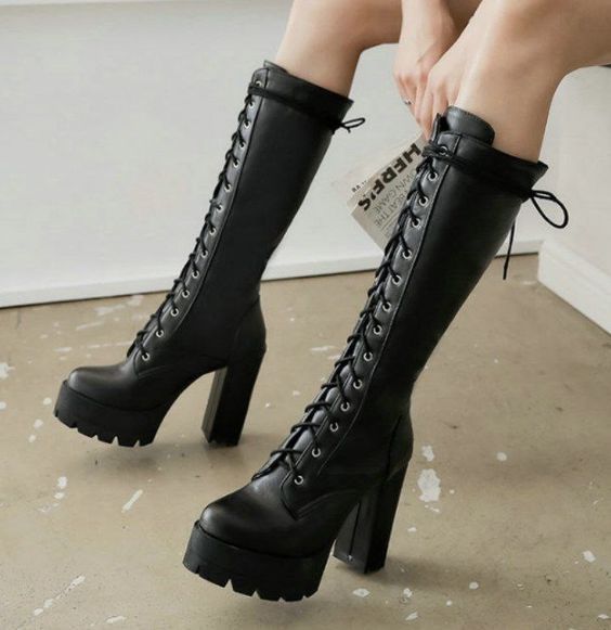 Ladies Shoe, Women's Motorcycle Boots, Dr Shoes, Boots Woman, Cute Shoes Heels, Fancy Shoes, Girly Shoes, Aesthetic Shoes, Boots Women Fashion