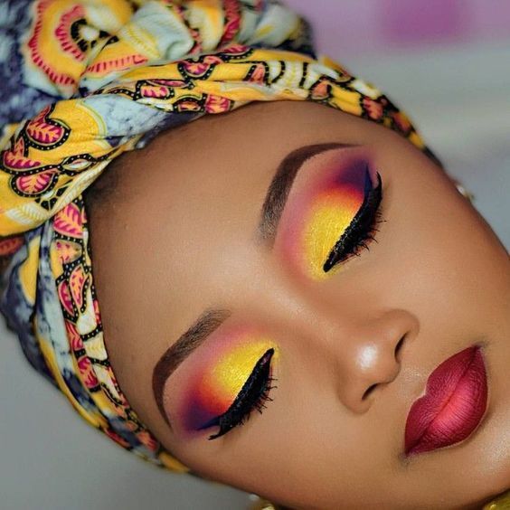 yellow eye makeup #darkskin #summer #light #natural #mustard #eyeshadow #looks #Makeup #cutcrease #ideas #soft #bright colours Make Up Diy, Yellow Eye Makeup, Makeup Cantik, Bold Eyeshadow, Make Up Designs, Yellow Eyeshadow, Makijaż Smokey Eye, Colorful Eye Makeup, Makeup Eye Looks